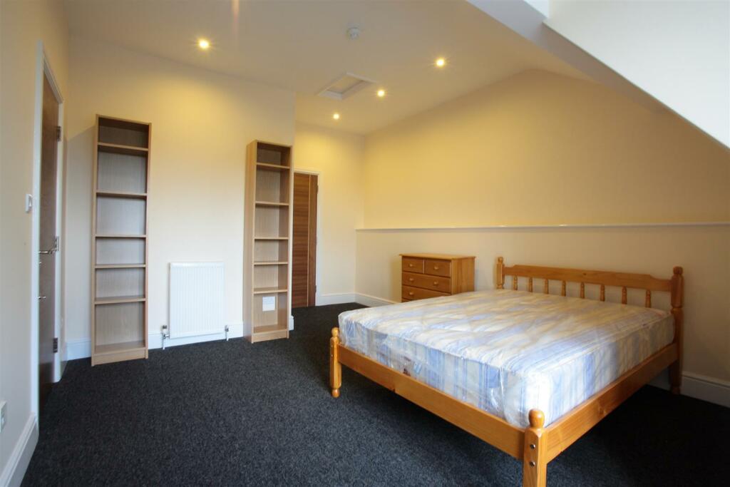 Additional property image - 18625946 Whiteladies Road, Clifton, Bristol