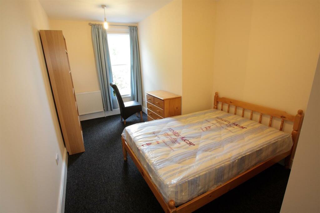 Additional property image - 18625946 Whiteladies Road, Clifton, Bristol