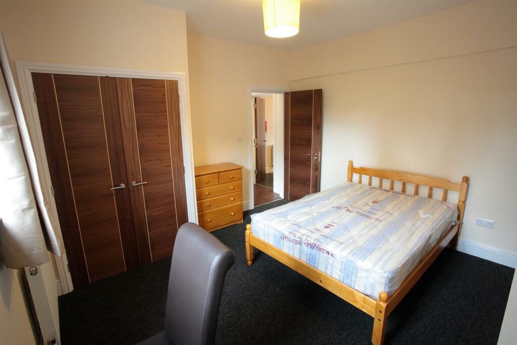 Additional property image - 18625946 Whiteladies Road, Clifton, Bristol