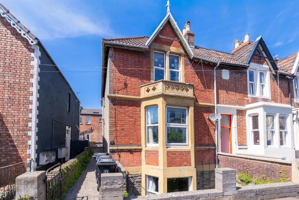 Main image of property: Garden Flat, North Road, St Andrews, Bristol