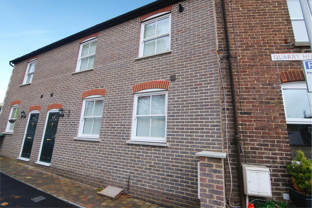 2 bedroom terraced house for rent in Quarry Hill Road, Borough Green, TN15