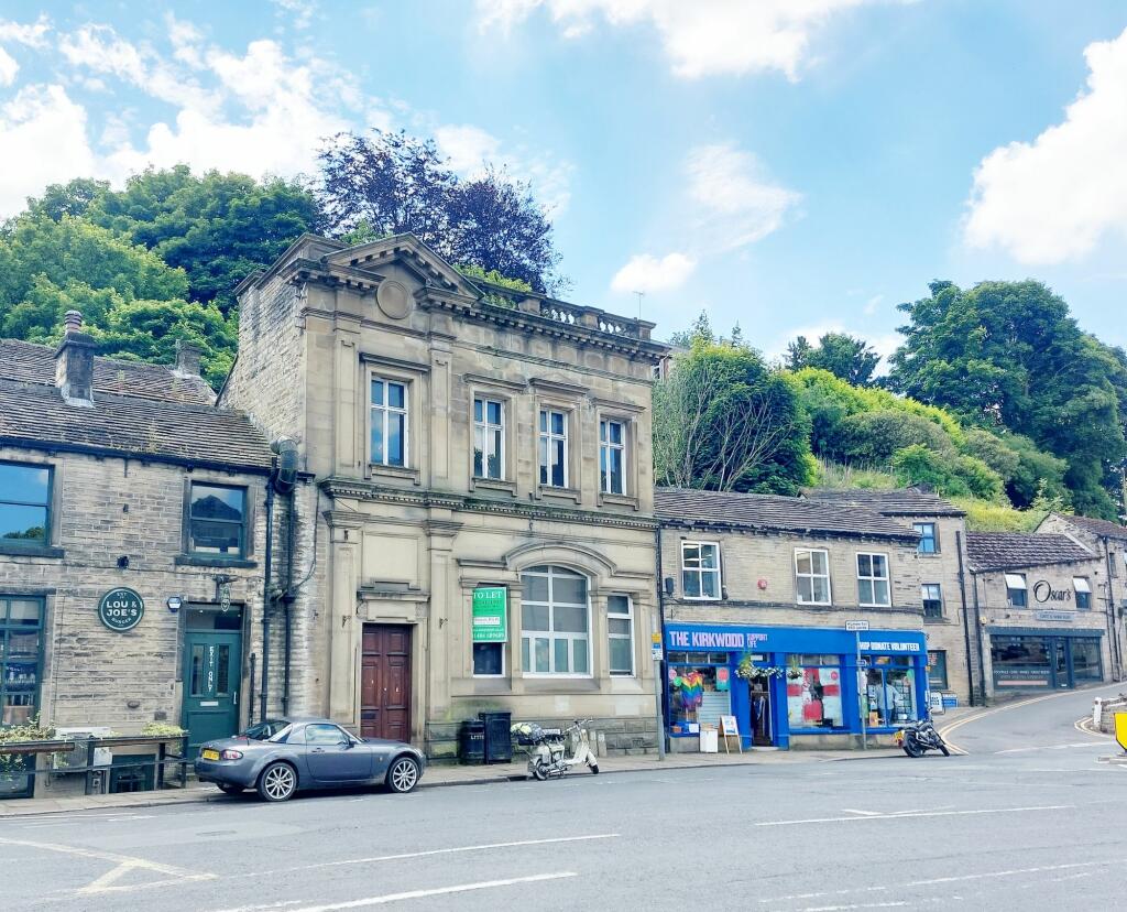 Property for rent in Victoria Square, Holmfirth, HD9