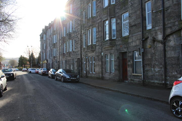 Main image of property: 5 Station Road, Flat 1/1 Dumbarton G82 1RZ