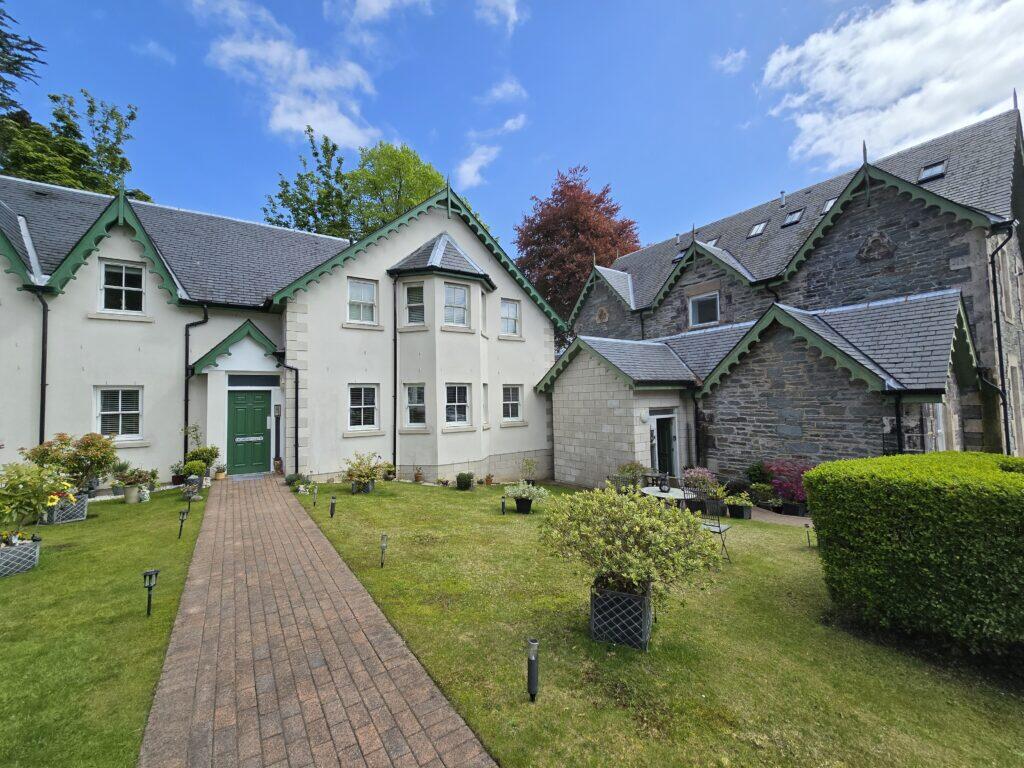 Main image of property: 2 Dalandhui East, Dalandhui, Garelochhead G84 0BE