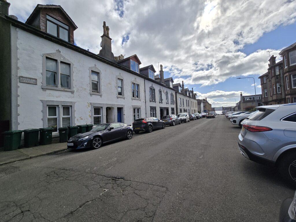 Main image of property: 54 Flat 2/2 John Street Helensburgh  G84 8XL