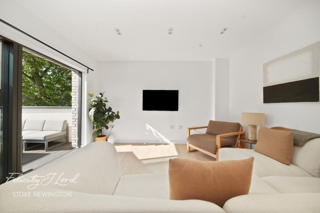 Main image of property: Amhurst Road, London N16