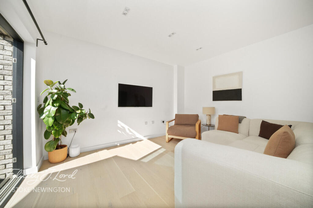 Main image of property: Amhurst Road, London N16