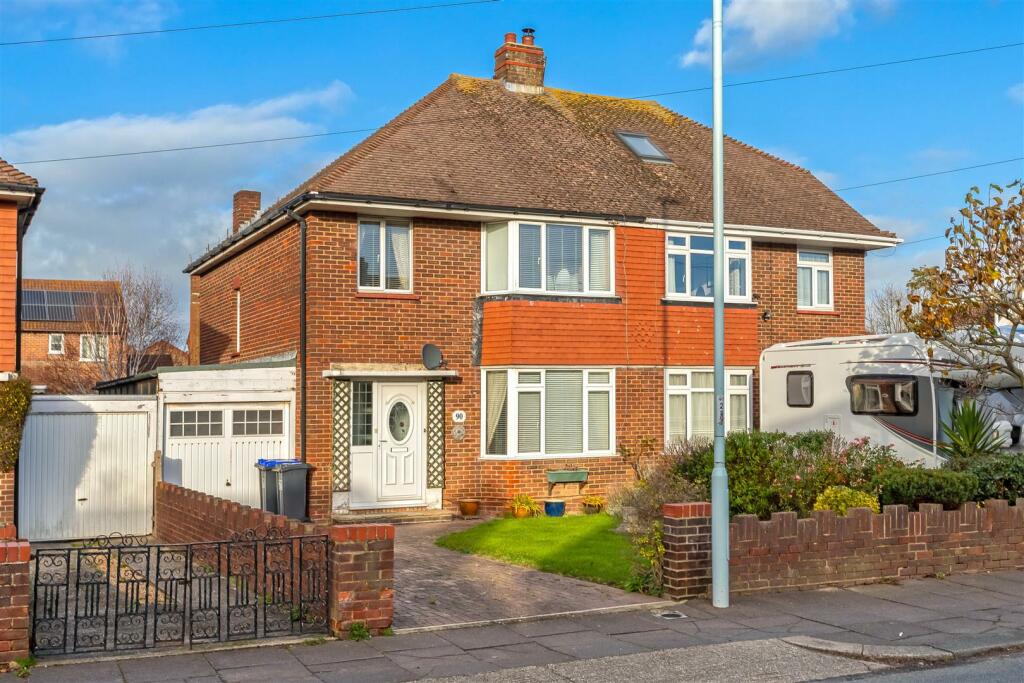 3 bedroom semidetached house for sale in Wiston Avenue, Worthing, BN14