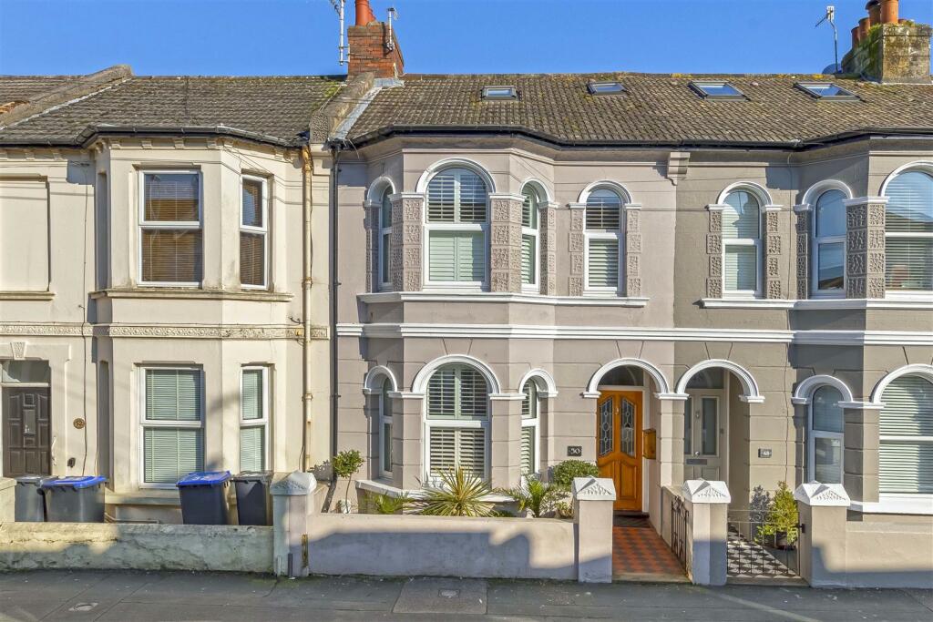 4 bedroom terraced house for sale in Clifton Road, Worthing, BN11