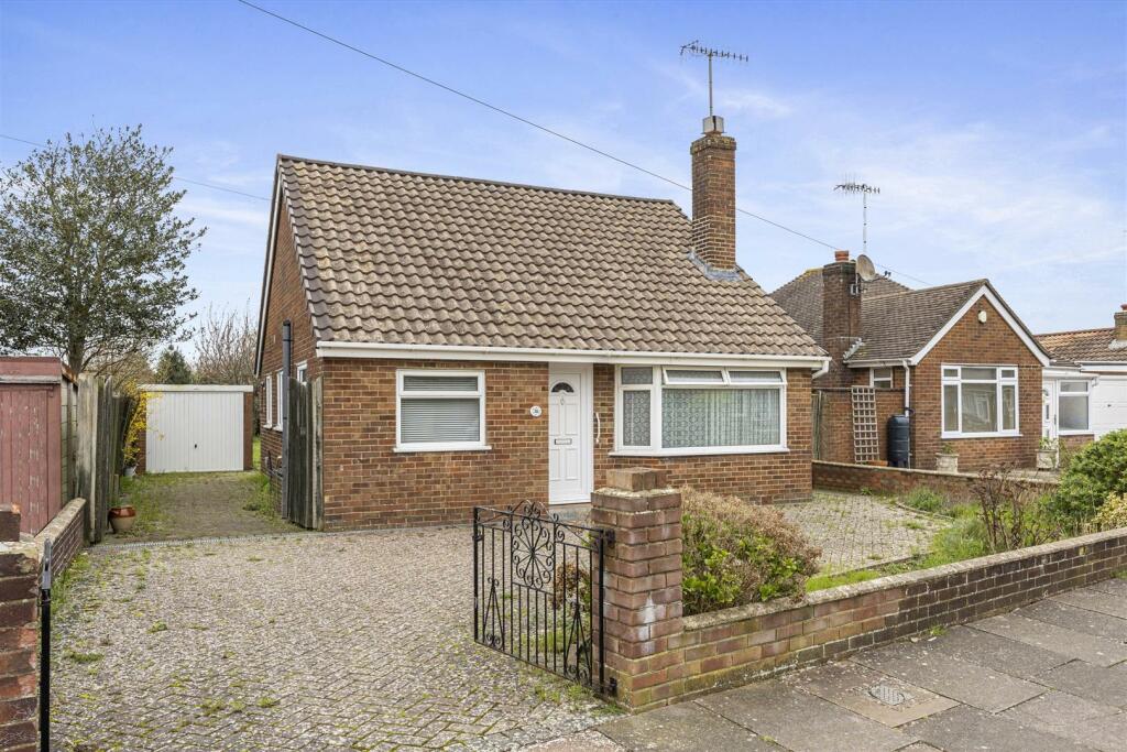 2 bedroom detached bungalow for sale in Cuckfield Crescent, Worthing, BN13