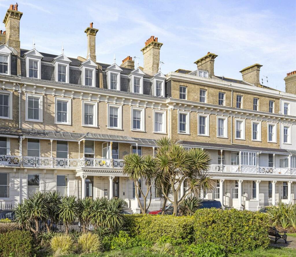 2 bedroom apartment for sale in Mayfair House, Worthing, BN11