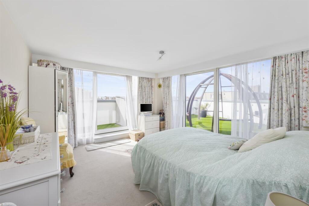 Additional property image - Marine Parade, Worthing