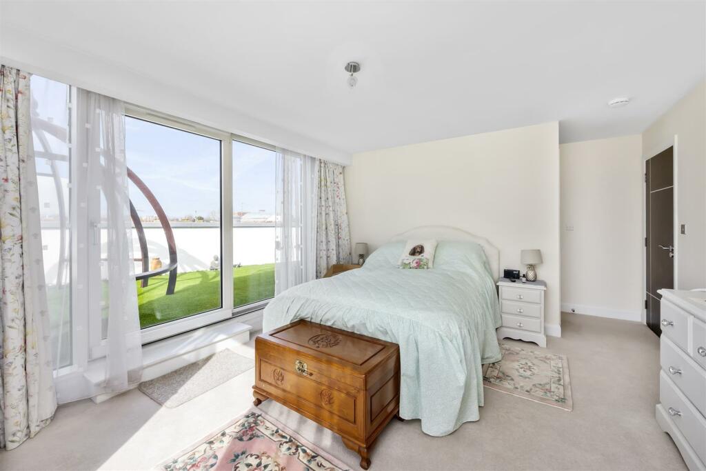Additional property image - Marine Parade, Worthing