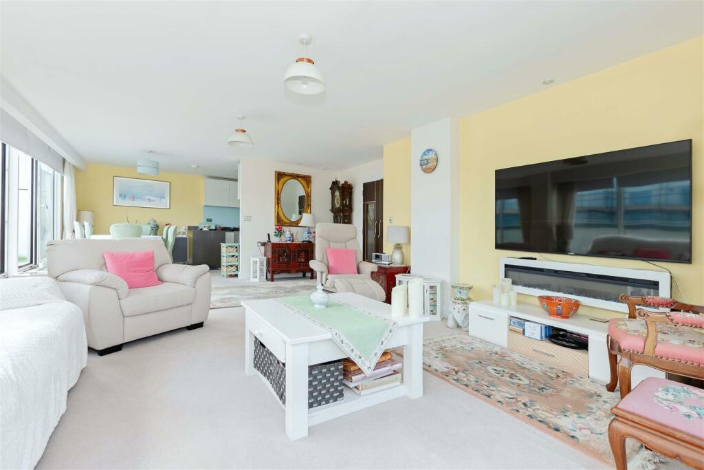 Additional property image - Marine Parade, Worthing