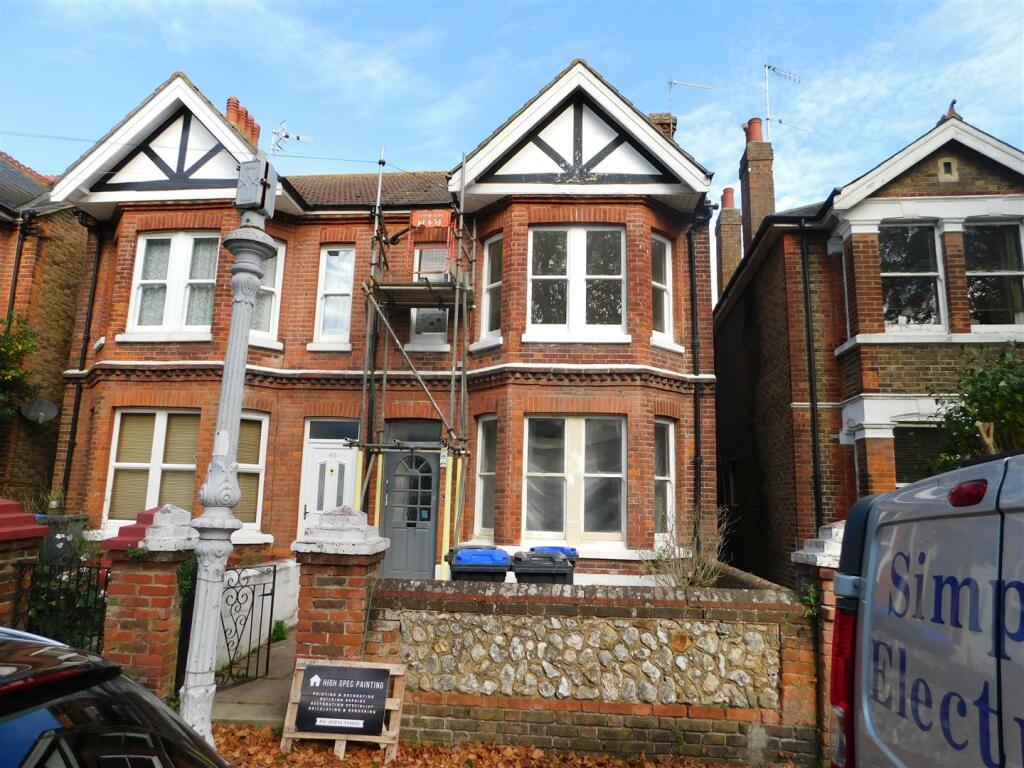 Studio flat for rent in Browning Road, Worthing, BN11