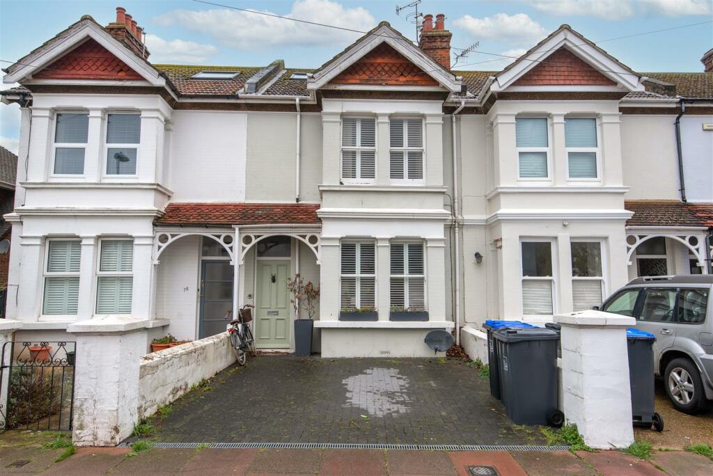 4 bedroom terraced house for sale in Westcourt Road, Worthing, BN14