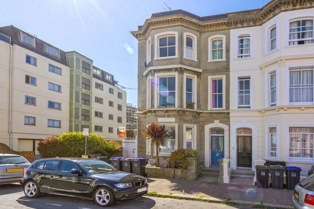 1 bedroom flat for sale in Selden Road, Worthing, BN11