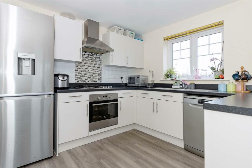 Additional property image - Violet Close, Worthing