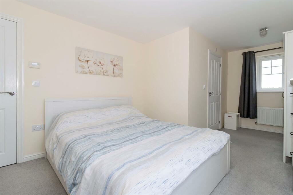 Additional property image - Violet Close, Worthing