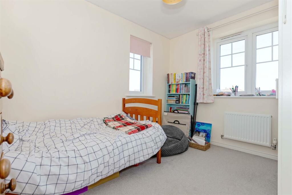 Additional property image - Violet Close, Worthing