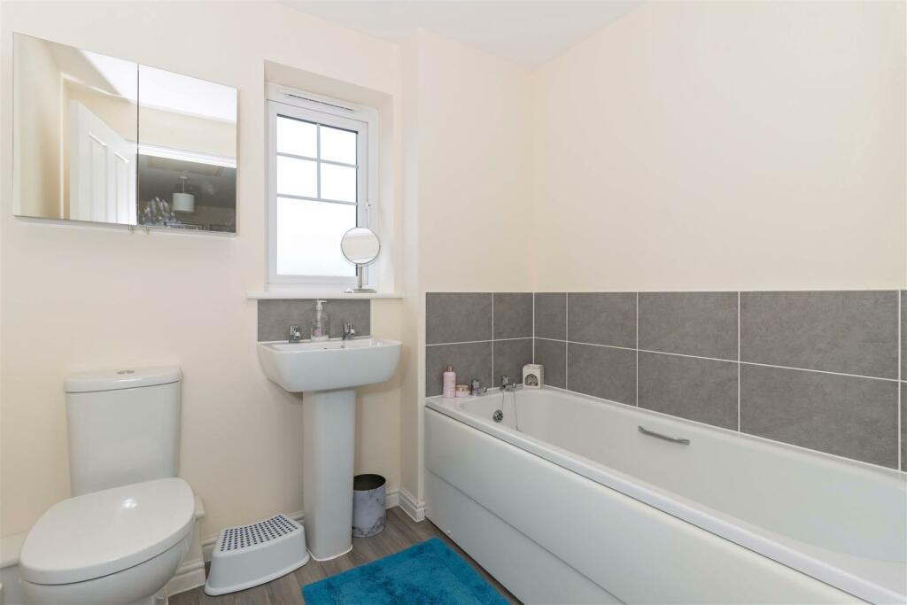Additional property image - Violet Close, Worthing