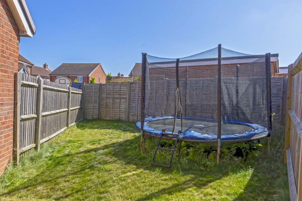 Additional property image - Violet Close, Worthing