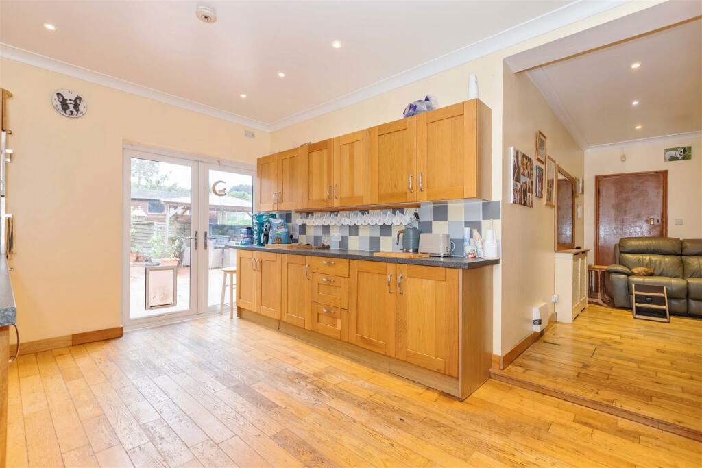 Additional property image - Cissbury Gardens, Worthing