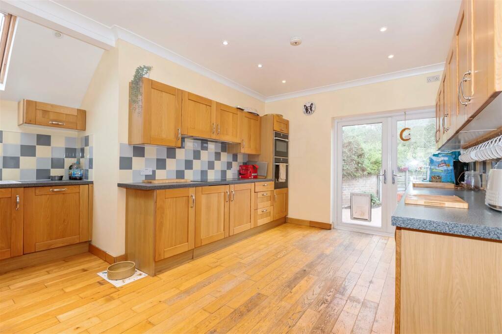Additional property image - Cissbury Gardens, Worthing