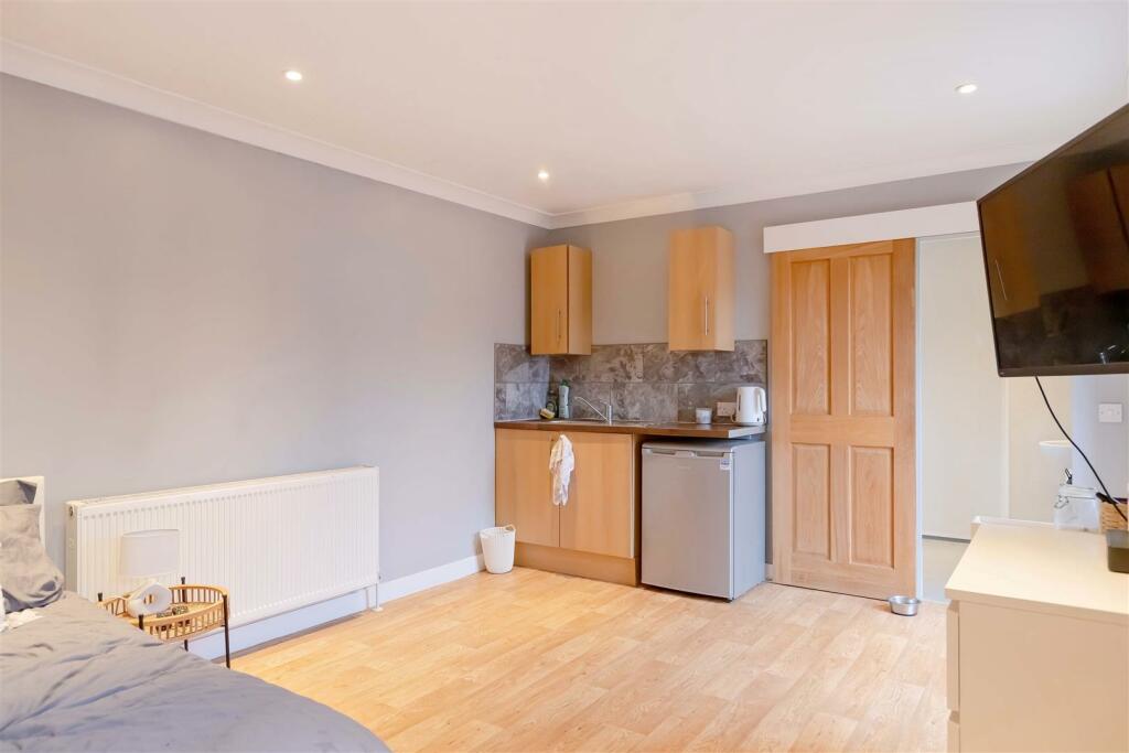 Additional property image - Cissbury Gardens, Worthing