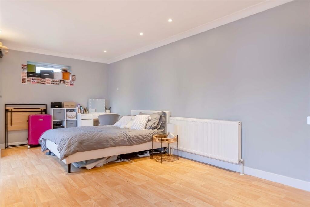 Additional property image - Cissbury Gardens, Worthing