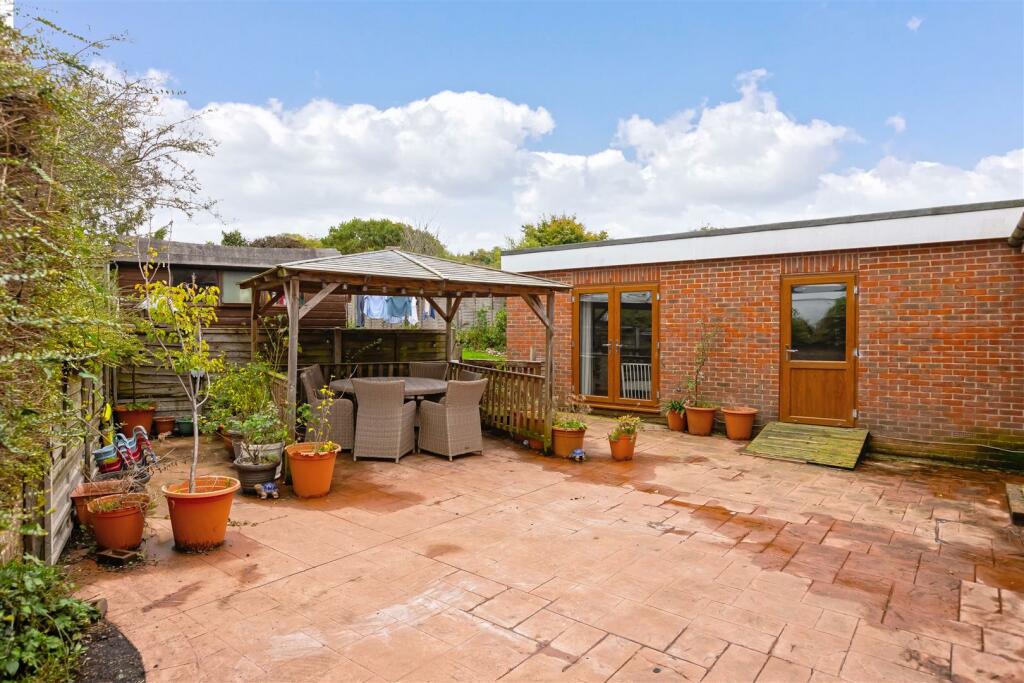 Additional property image - Cissbury Gardens, Worthing