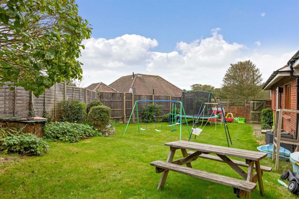 Additional property image - Cissbury Gardens, Worthing