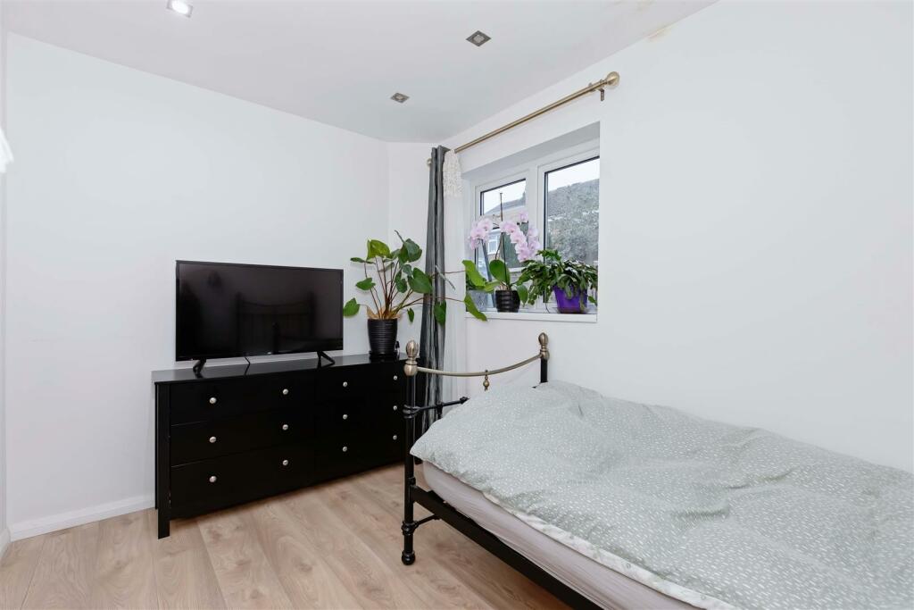 Additional property image - Sherbrooke Close, Worthing