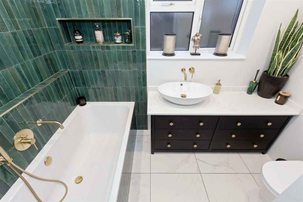 Additional property image - Sherbrooke Close, Worthing