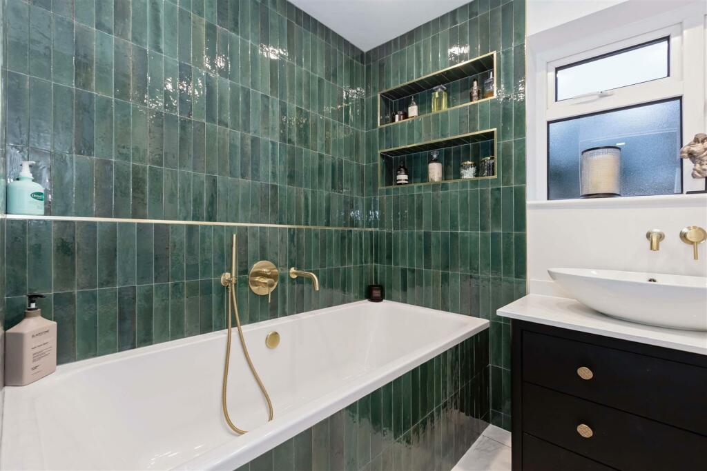 Additional property image - Sherbrooke Close, Worthing
