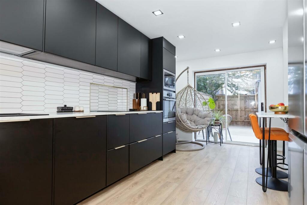 Additional property image - Sherbrooke Close, Worthing