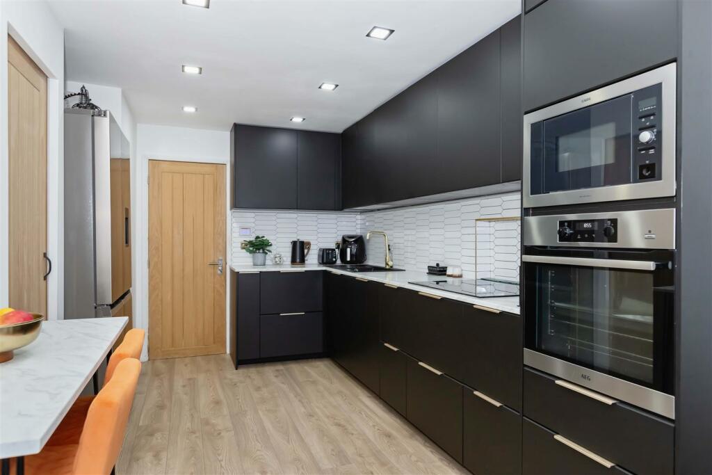 Additional property image - Sherbrooke Close, Worthing