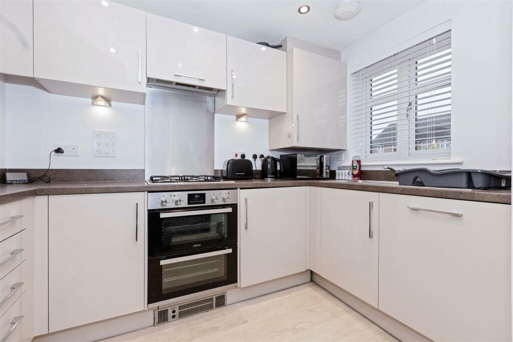 Additional property image - Iris Close, Worthing