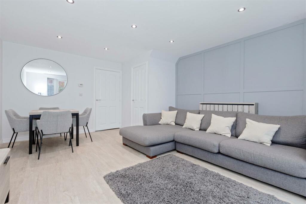 Additional property image - Iris Close, Worthing