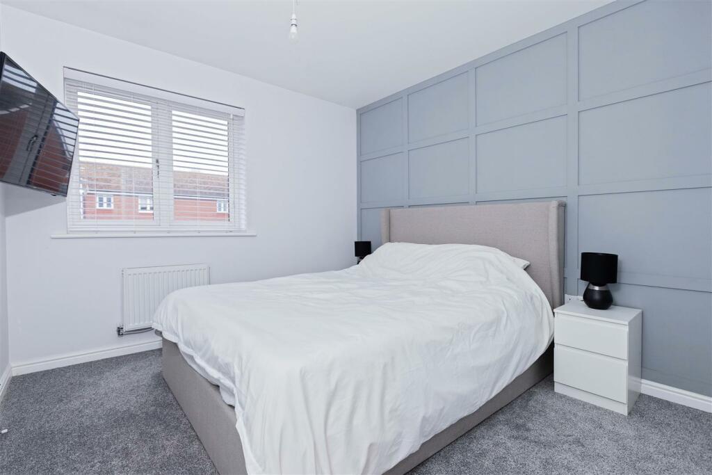 Additional property image - Iris Close, Worthing