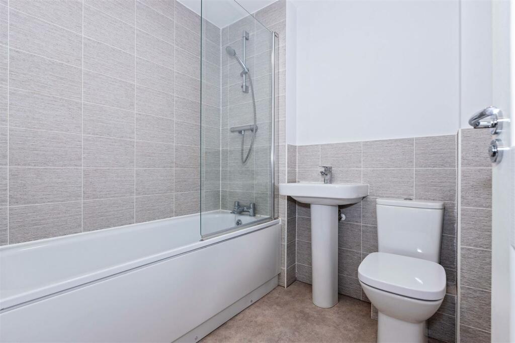 Additional property image - Iris Close, Worthing