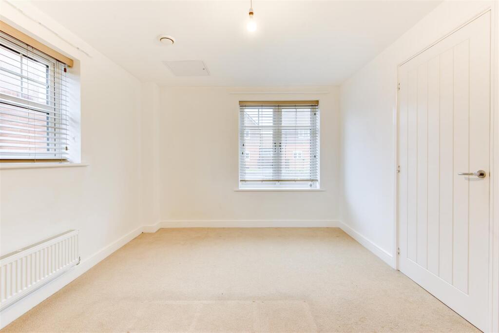 Additional property image - Narcissus Rise, Worthing