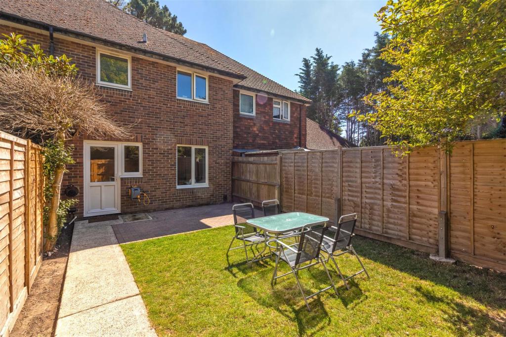 3 bedroom house for sale in Springfield Gardens, Worthing, BN13