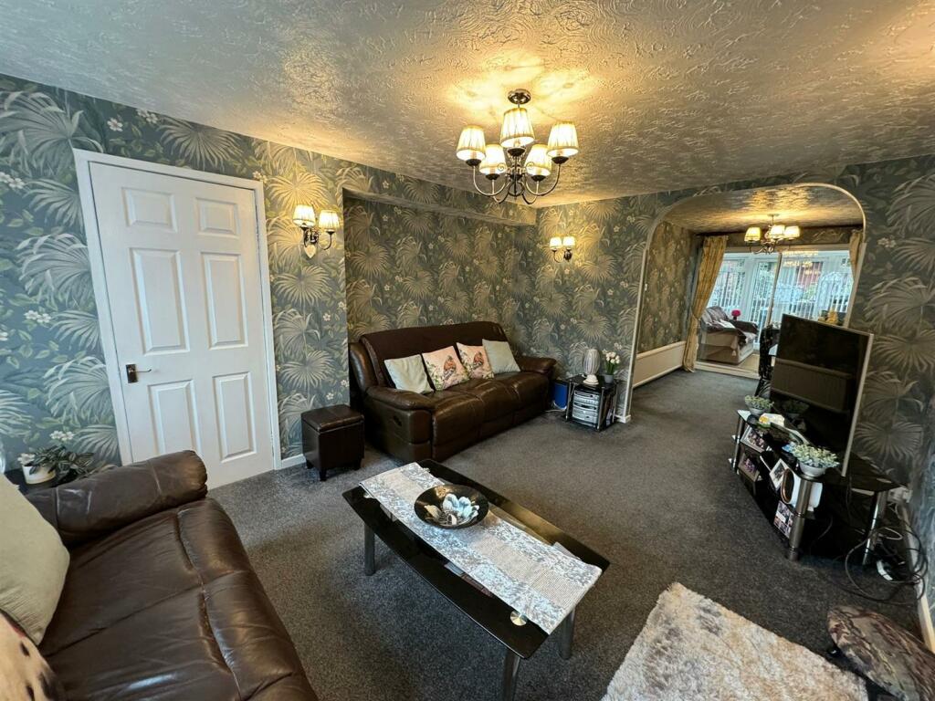 Additional property image - Fourlands Court, Bradford
