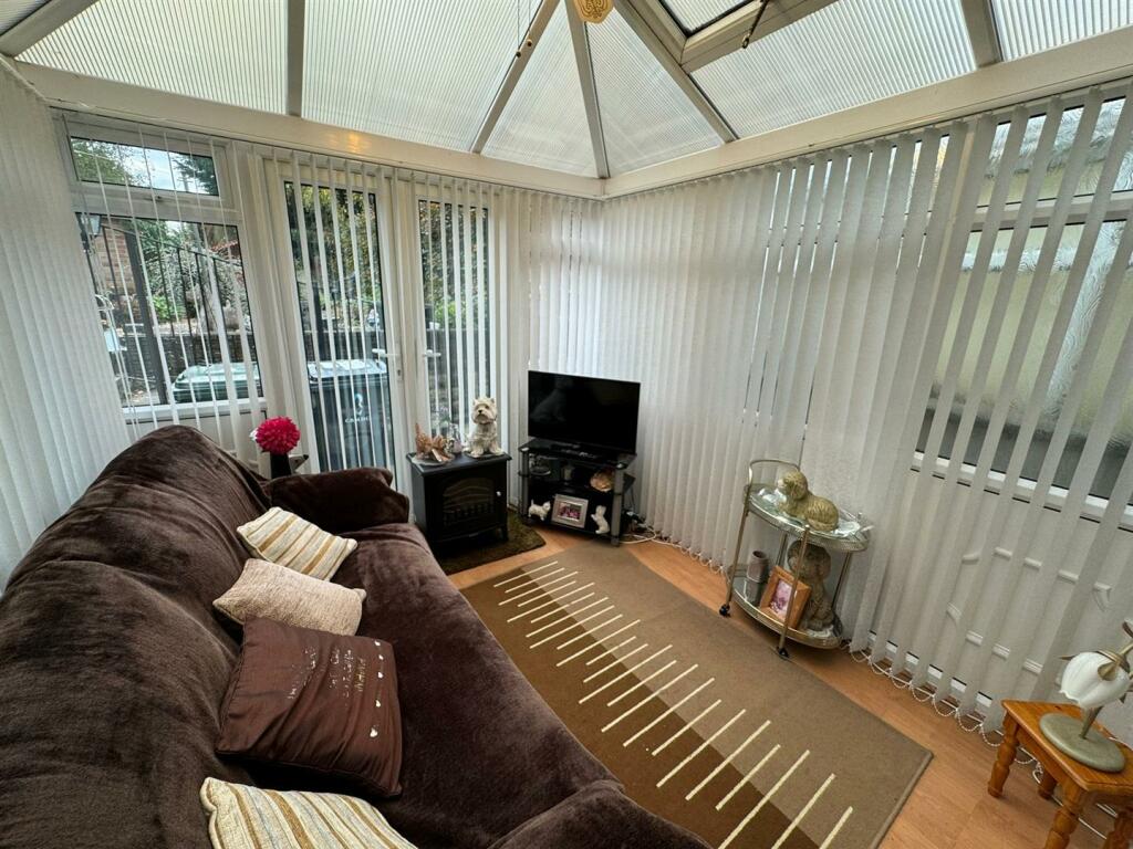 Additional property image - Fourlands Court, Bradford