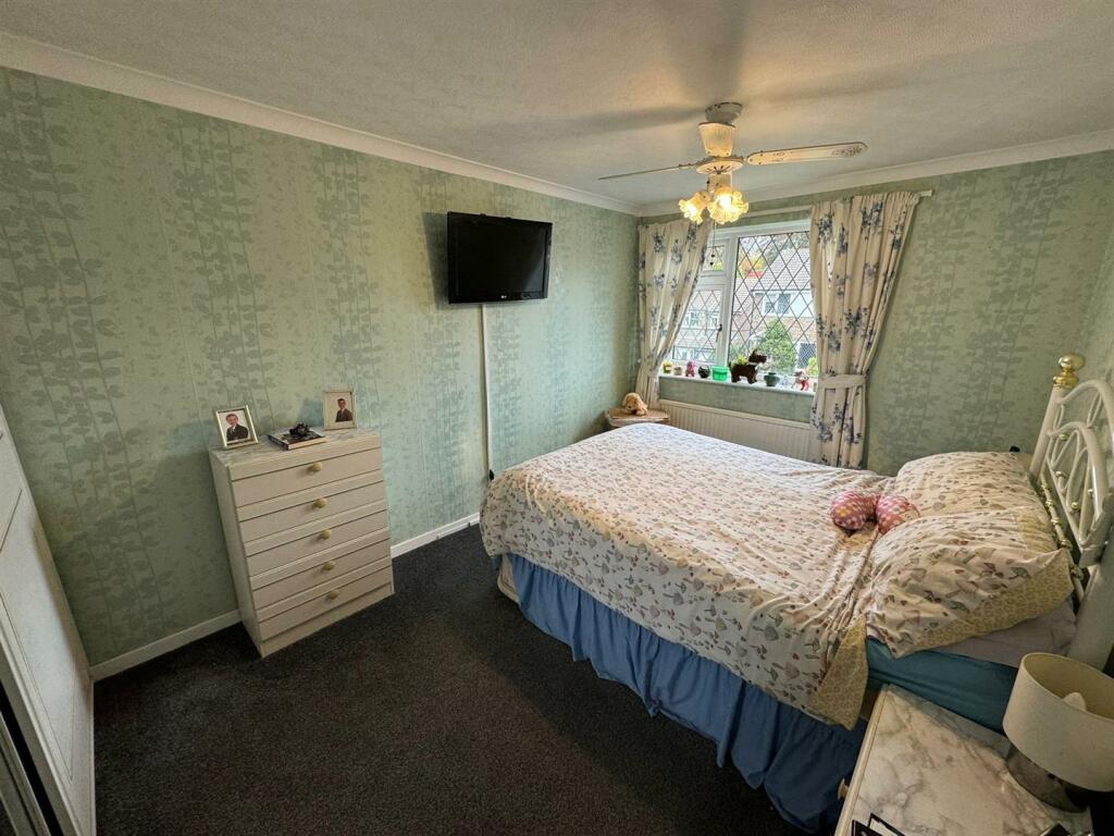 Additional property image - Fourlands Court, Bradford