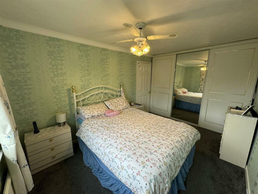 Additional property image - Fourlands Court, Bradford