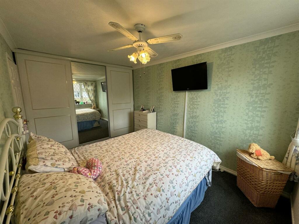 Additional property image - Fourlands Court, Bradford