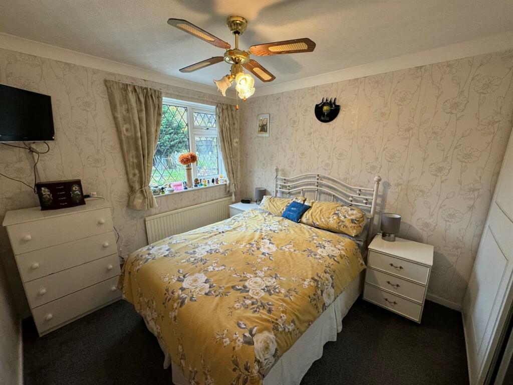 Additional property image - Fourlands Court, Bradford