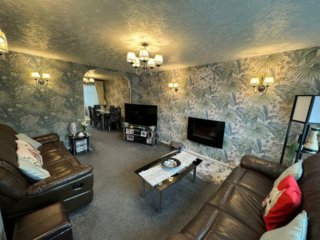 Additional property image - Fourlands Court, Bradford
